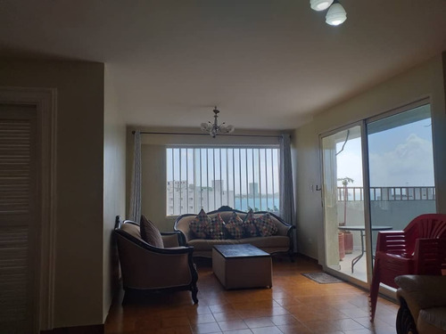 Imagen 2 de 8 de Penthouse Res. Av. Santiago Mariño, Porlamar.