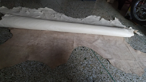 Cuero Genuino Para Tapizar Muebles. Solo El Color Publicado