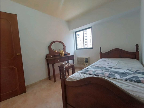 Apartamento En Alquiler Urb Trigaleña Pe-9207744