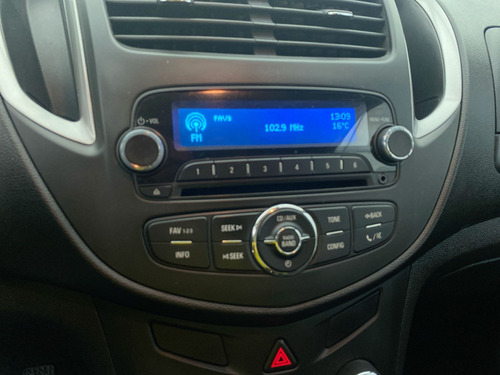 Imagen 20 de 25 de Chevrolet Tracker Ls Mt 1.8
