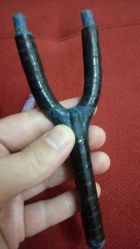 Imagem 5 de 7 de Forquilhas De Plastico Duro Estilingue Anos 80 Lote Com 2.