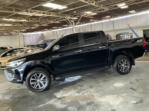 Toyota Hilux 2.8 D-4D TURBO DIESEL CD SRX 4X4 AUTOMÁTICO