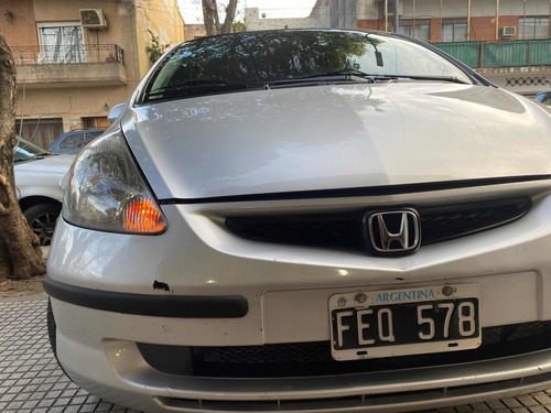 Imagen 18 de 25 de Honda Fit 1.4 Lx 2005
