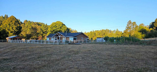 Casa En El Campo Con Casa De Huespedes (85523)