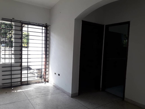 Imagen 6 de 16 de María Meléndez Vende Casa Comercial Para Remodelar La Viña