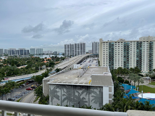 Departamento En Venta - 1 Dormitorio 1 Baño - Cochera - Miami, Florida