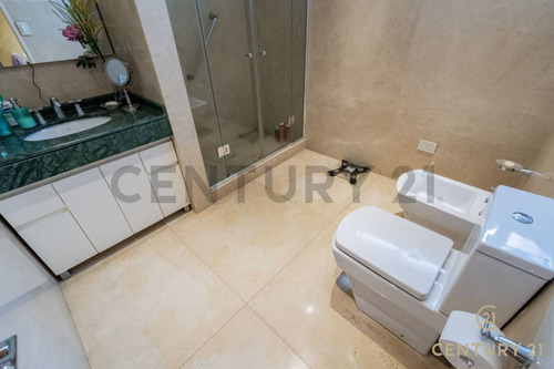 Venta Departamento 4 Ambientes Con Dependencia En Flores Sobre Avenida Avellaneda