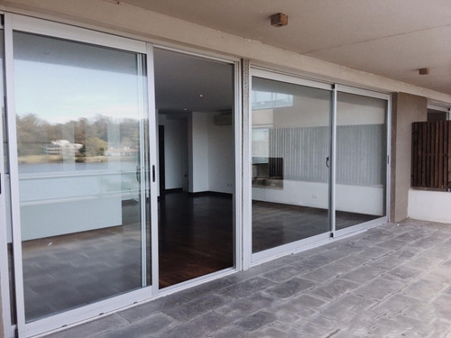 Hermoso Apartamento Ubicado En Parque Miramar De 3 Dormitorios