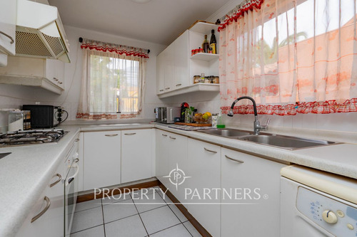 Venta De Casa Con Excelente Ubicación Y Conexión A...
