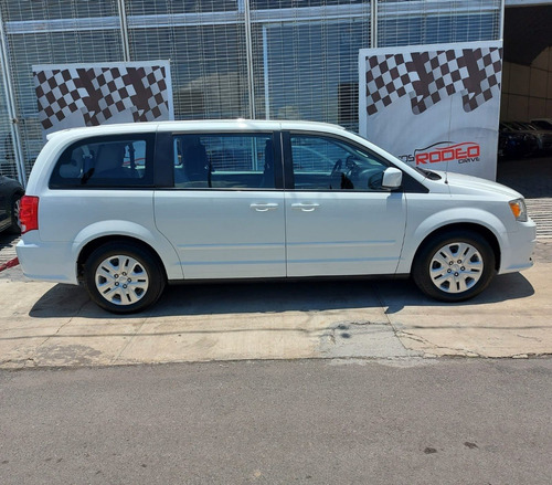 Imagen 2 de 15 de Dodge Gran Caravan 3.6 Se At 2017