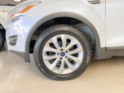 Imagen 11 de 12 de Ford Kuga 2.5 Trend Mt 4x4 (ku01/ku04)