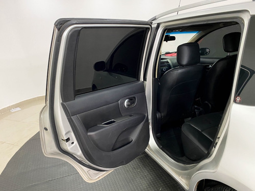 Imagem 12 de 17 de Nissan Livina