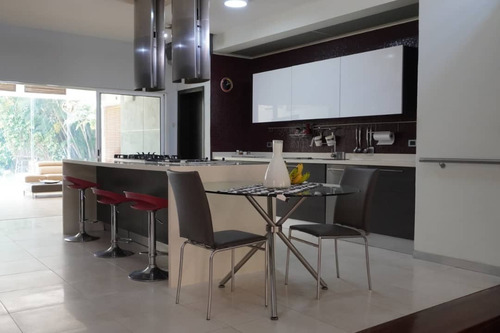 Casa En Urb Guataparo, Conjunto Residencial Villas Laguna Club, Valencia. L.m