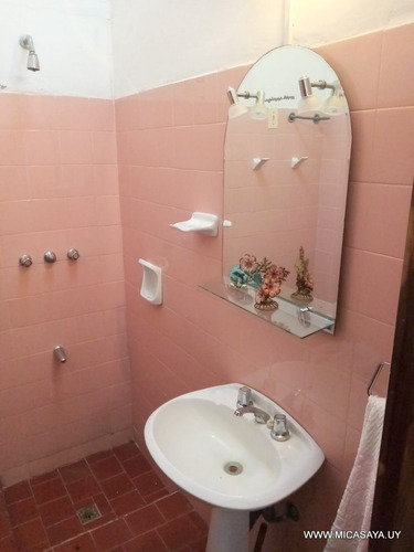 Venta Hermosa Casa Malvin, Padròn Unico , 3 Dormitorios, 3 Baños, Patio, Jardin, Garaje, Barbacoa
