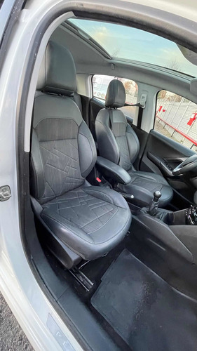 Imagen 7 de 12 de Peugeot 208 2015 1.6 Feline Pack Cuir