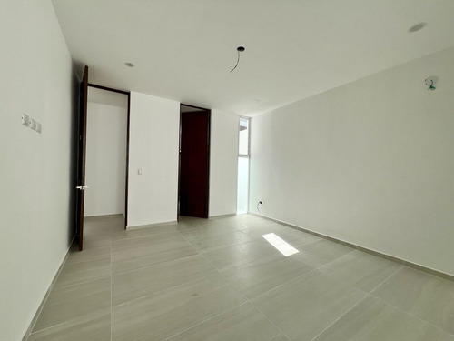Casa En Venta En Mérida, Privada El Origen, Mod. 597, De Lujo
