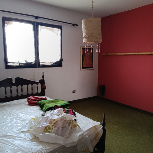 Se Vende Casa En La Calle Junin De Anaco, Con Un Amplio Terreno De 1693 Metros Cuadrados. (a.p)