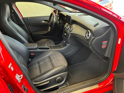 Mercedes-Benz Classe GLA 1.6 Advance Turbo Flex 5p