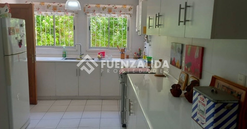 Casa En Venta De 4 Dorm. En Santo Domingo
