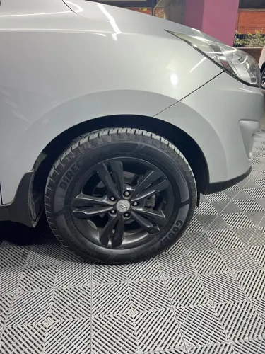 Hyundai Tucson IX35 GL 2.0 4X2