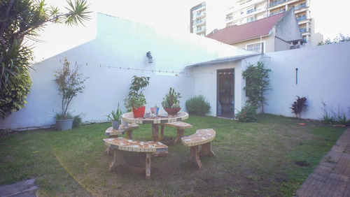 Chalet Estilo Inglés De 3 Dorm. Banfield Este.