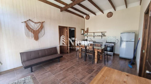 Casa En Venta De 4 Dorm. En Olmué