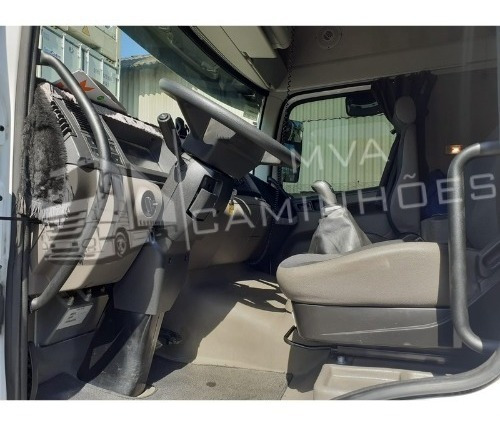 Imagem 11 de 13 de Caminhão Volkswagen 25-360 - 6x2 T