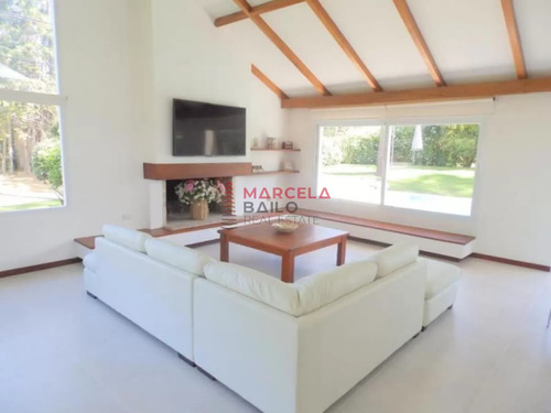 Casa Moderna Y Muy Luminosa En Venta Y Alquiler