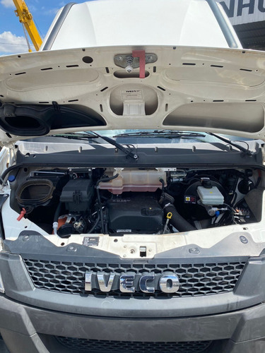 Imagem 9 de 11 de Iveco 55 C17 Gran Furgone Ano 2016/2017 Teto Alto Completo