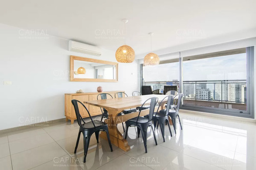 Apartamento De Tres Dormitorios En Edificio Onix, Punta Del Este.