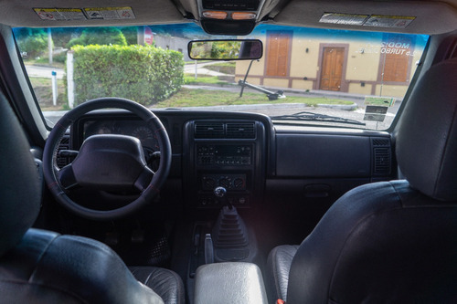Jeep Cherokee 2.5 Classic