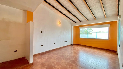 Imagen 8 de 18 de Alquiler. Casa En Colinas De Pirineos