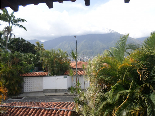 Casa En Venta En Lomas Del Mirador Caracas