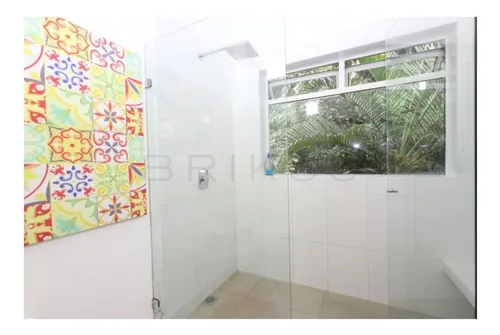 Casa En Venta En El Poblado. Cod V50795