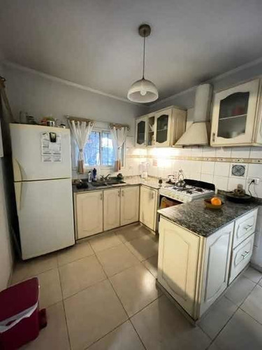 Imagen 7 de 9 de Venta - Casa Con Jardín En Calle Chimondegui - Monte Grande