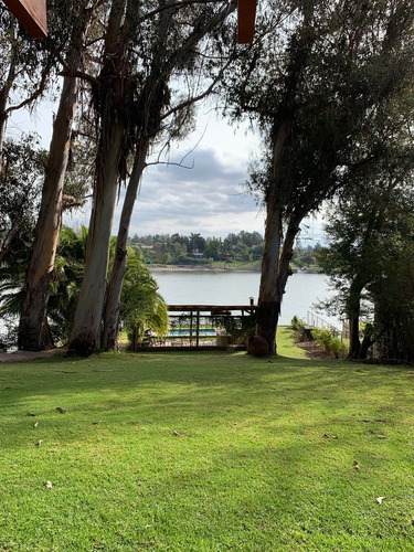 Gran Sitio C/ 2 Casas Ambas C/ Orilla De Lago Y Embarcadero