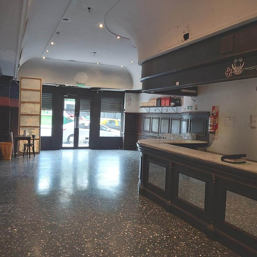 Imagen 6 de 20 de Alquiler, Local Plaza San Martín, 247 M2 Ideal Gastronomia.