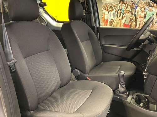 Imagen 18 de 21 de Renault Kangoo Confort 5a (es)