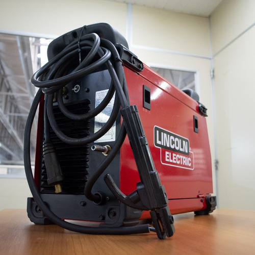 Imagem 7 de 10 de Inversor De Solda Multiprocesso 200a Speedtec 200c Lincoln