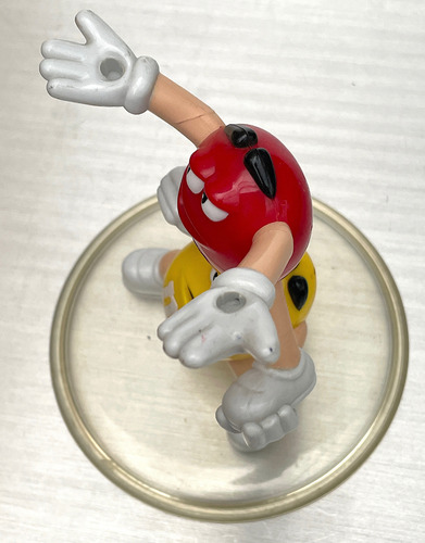Figuras De Personajes M&m Rojo Y Amarillo 15 Cms Alto (Usado)