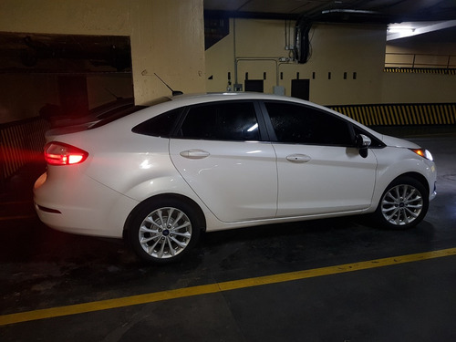 Ford Titanium Unica Dueña - Mejor Que Nuevo -motivo Viaje