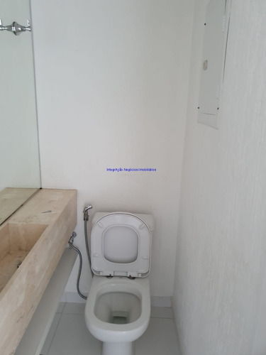 Imagem 20 de 30 de Apartamento 205m², 04 Dormitórios (sendo 01 Suíte), 03 Banheiros E 01 Vaga Na Garagem. Possui Sauna E Lavabo. Condomínio Com Portaria 24hrs, Churrasq - 20071402 - 68171330