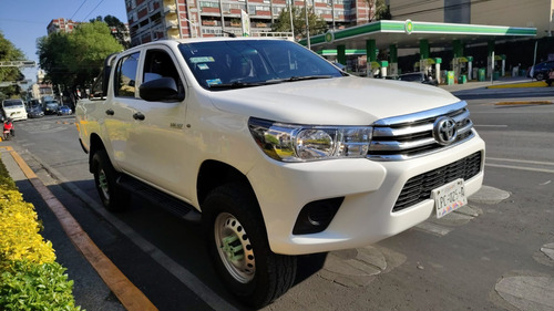 Toyota Hilux 2.7 Cabina Doble Sr Mt