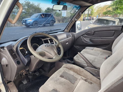 Imagen 8 de 15 de Hyundai H100 Modelo 2012