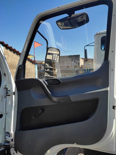 Imagem 8 de 8 de Mercedez Benz Accelo 1016
