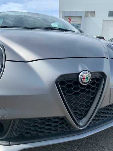 Imagen 5 de 15 de Alfa Romeo Mito 2018 1.4 Veloce Mt