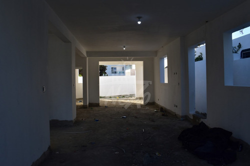 Imagen 12 de 20 de Casa Ubicada En Residencial Cerrado, Av. 27 De Febrero (jpc-219)