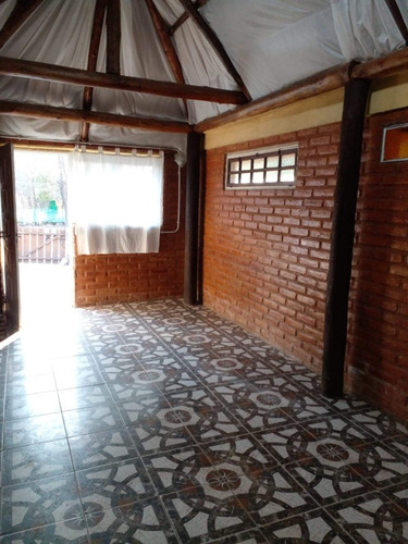 Complejo De Dos Casas Más Un Local Comercial En Pleno Centro