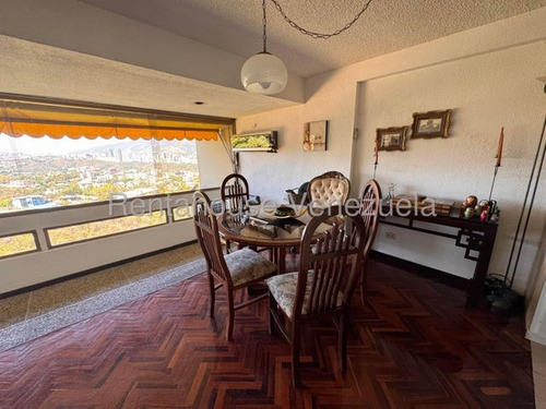 Practico Apartamento En Alquiler En Colinas De Bello Monte, 25-23641
