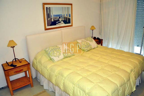 Imagen 24 de 30 de Apartamento En Mansa, 3 Dormitorios